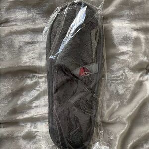 Delta Airlines Slippers Delta One First Class Sealed New Unisex 1 Pair